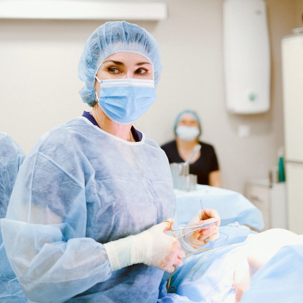 What Are the Differences Between a Cosmetic Surgeon and a Plastic Surgeon?