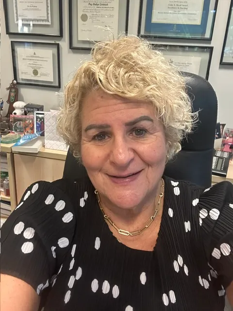 Dr Fay Weisberg